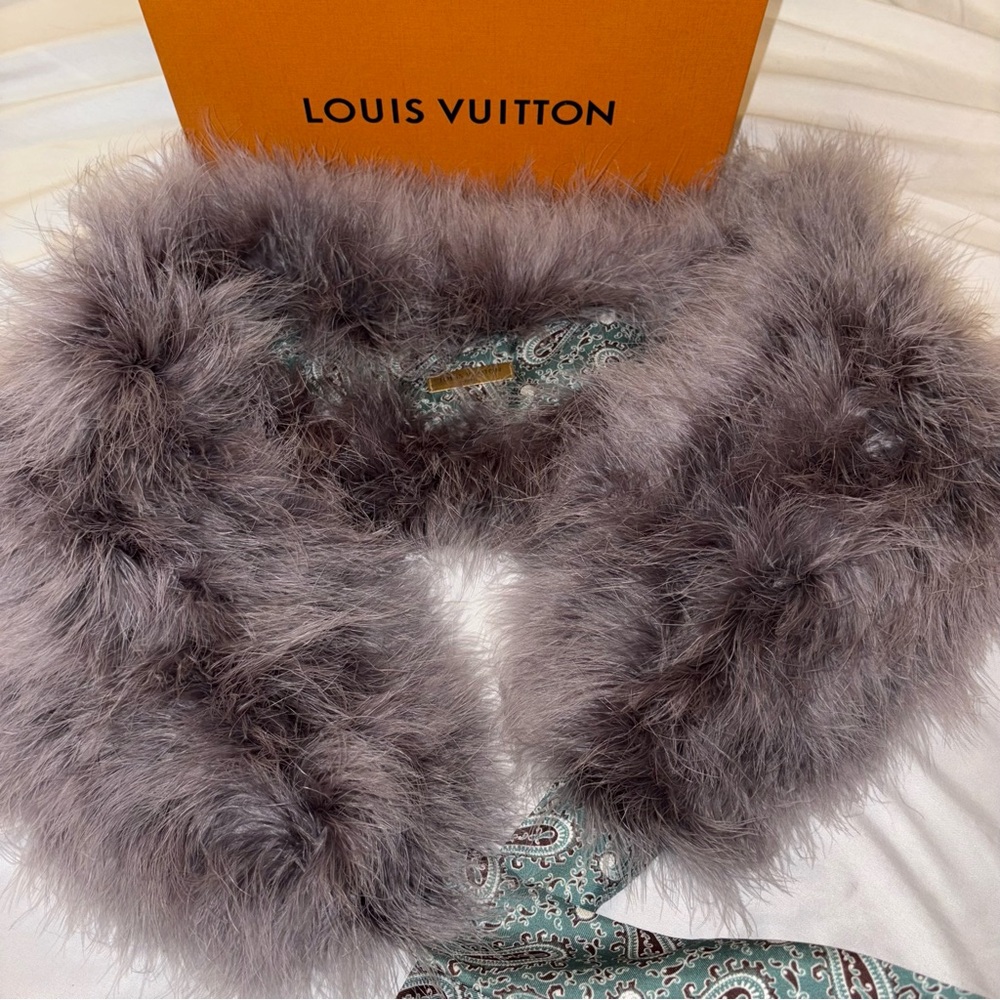LV Silk and “Fur” Feather Stole / Collar MUST SEE - Picture 3 of 15